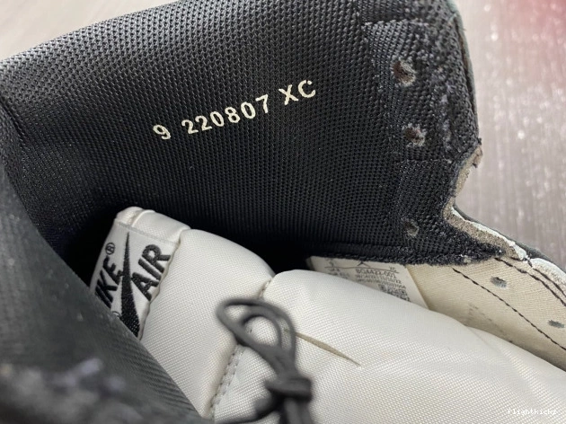 BQ4422-001 High Retro 85 (2023) Black White Jordan 1 0720